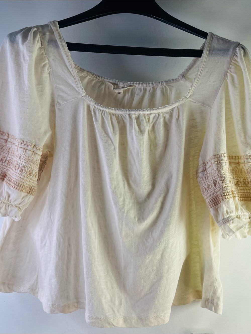 Lucky Brand Cream Boho Peasant Top with Embroidered Puff Sleeves